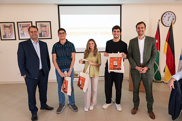 Our three students who achieved a C1 German proficiency in record time were congratulated at the kick-off event. 